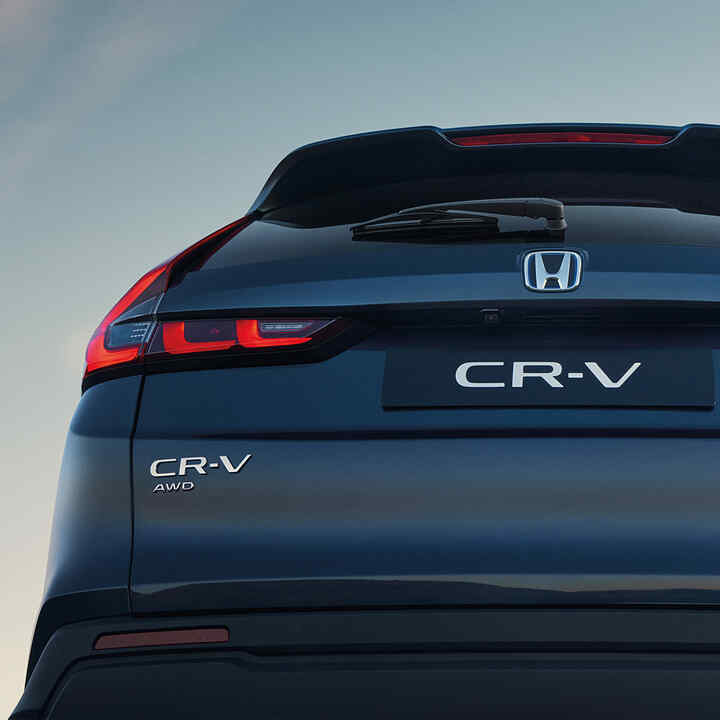 Close-up van de achterkant van de Honda CR-V Hybrid.