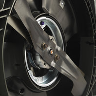 Honda HRX-grasmaaiers, close-up van mes, focus op Roto-stop.