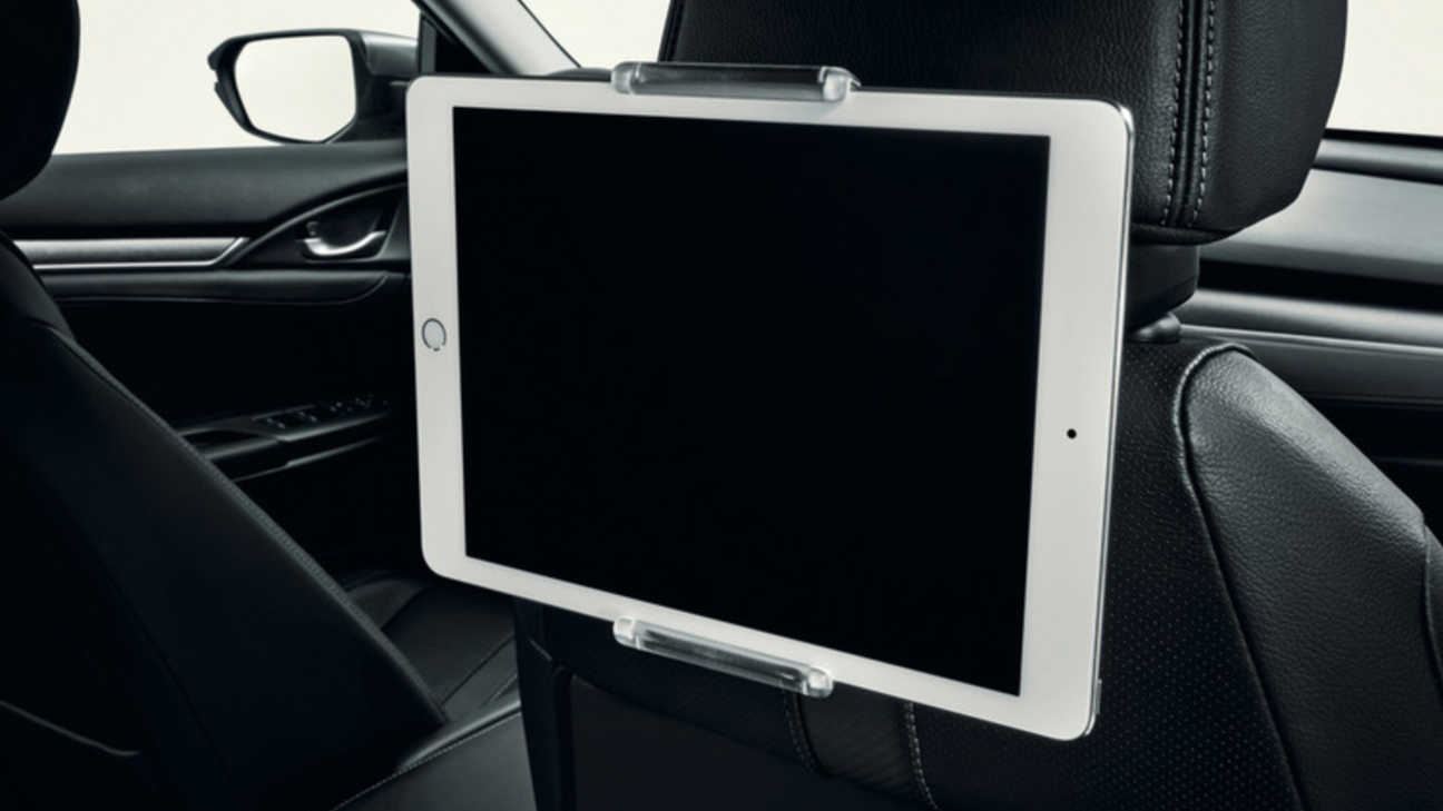 Interieurfoto Honda Civic 5-deurs met tablethouder.