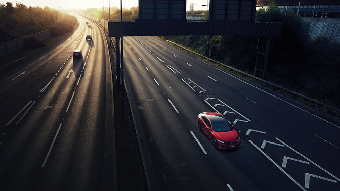 Bovenaanzicht Honda Civic op locatie.