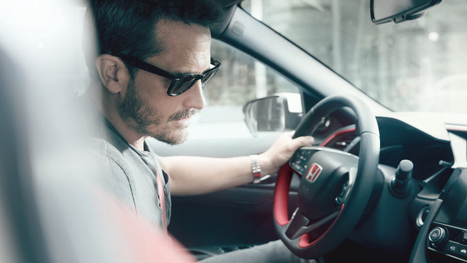 Model dat stemherkenningssysteem van Honda Civic Type R gebruikt.
