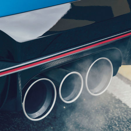 Close-up Civic Type R uitlaat.