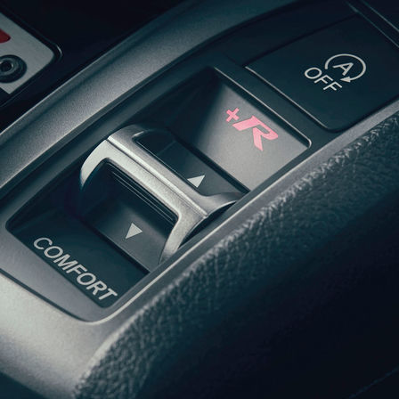 Close-up Civic Type R auto-interieurfuncties.