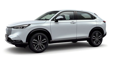 Driekwart vooraanzicht Honda HR-V in studio