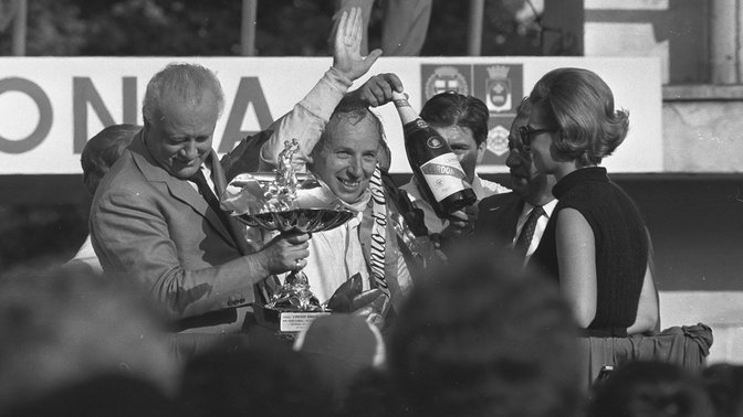 John Surtees wint onze tweede formule 1 race in Monza.