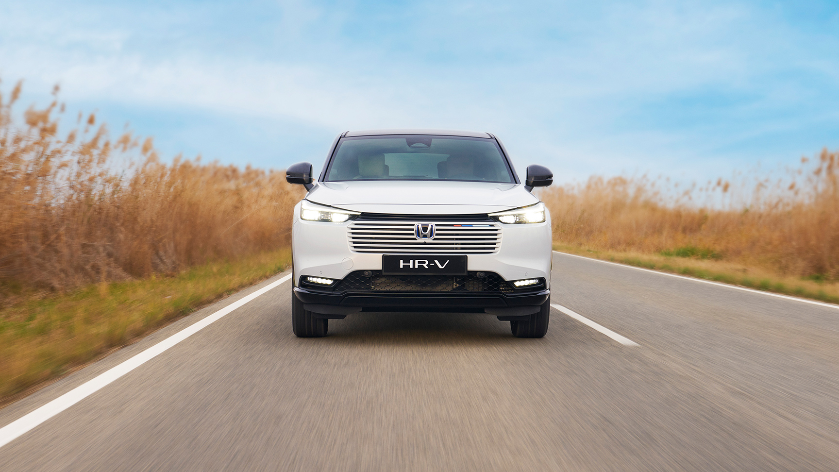 HR-V rijdend op een vrije weg. 