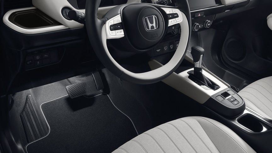 Close-up van interieur van Honda Jazz Hybrid met Illumination-pakket.