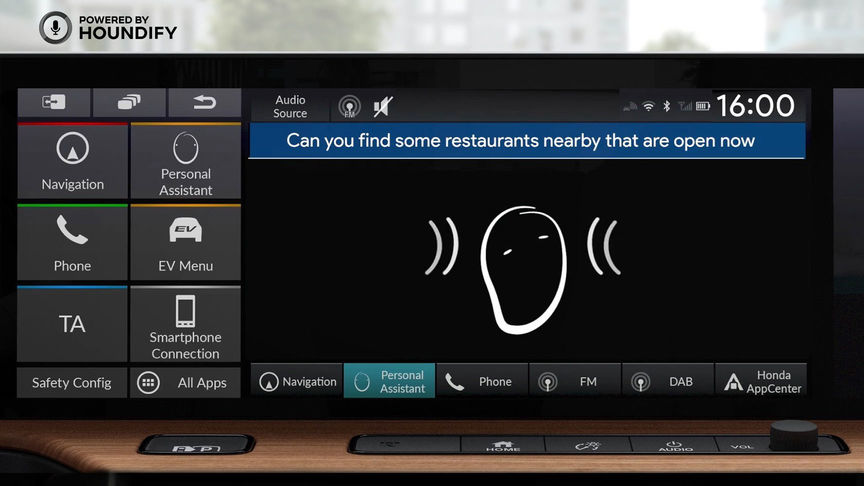 Close-up van Honda Personal Assistant in dashboard van Honda e