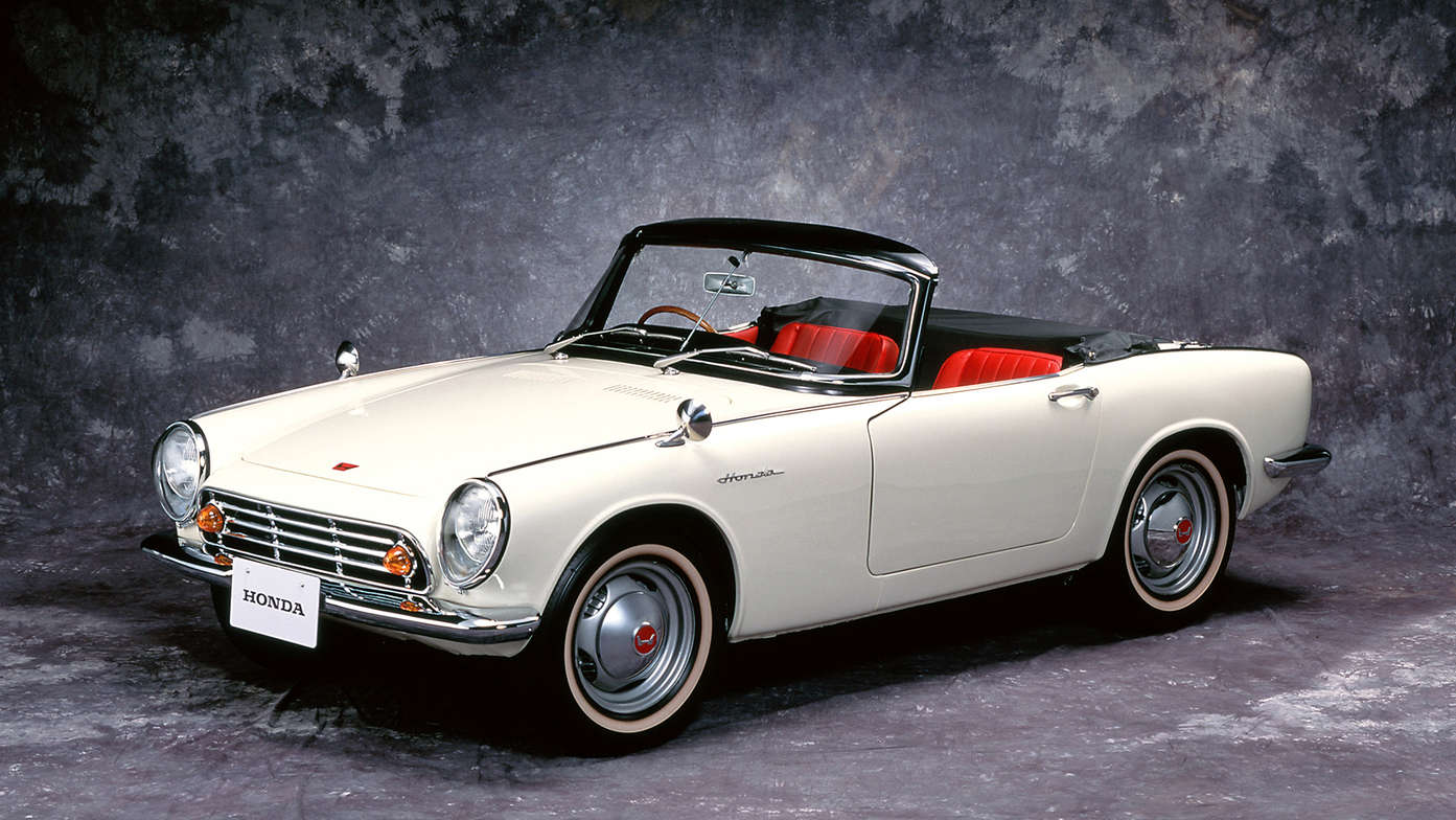 Driekwart vooraanzicht Honda S500.