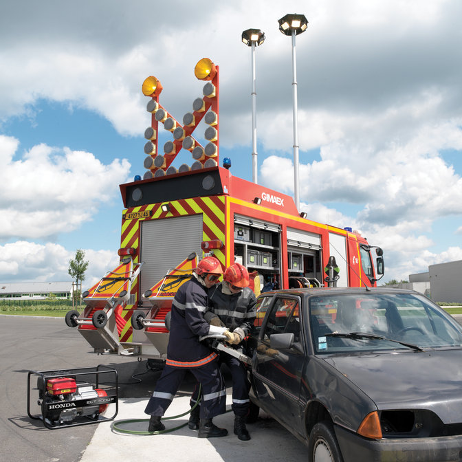 Duurzame generator in gebruik door modellen.