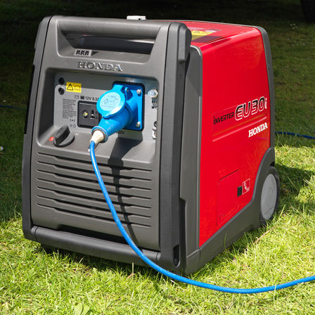 Draagbare generator, tuinlocatie.