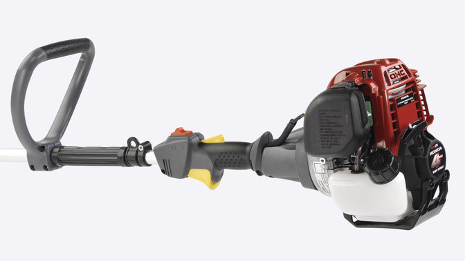 Bosmaaier, met focus op motor.