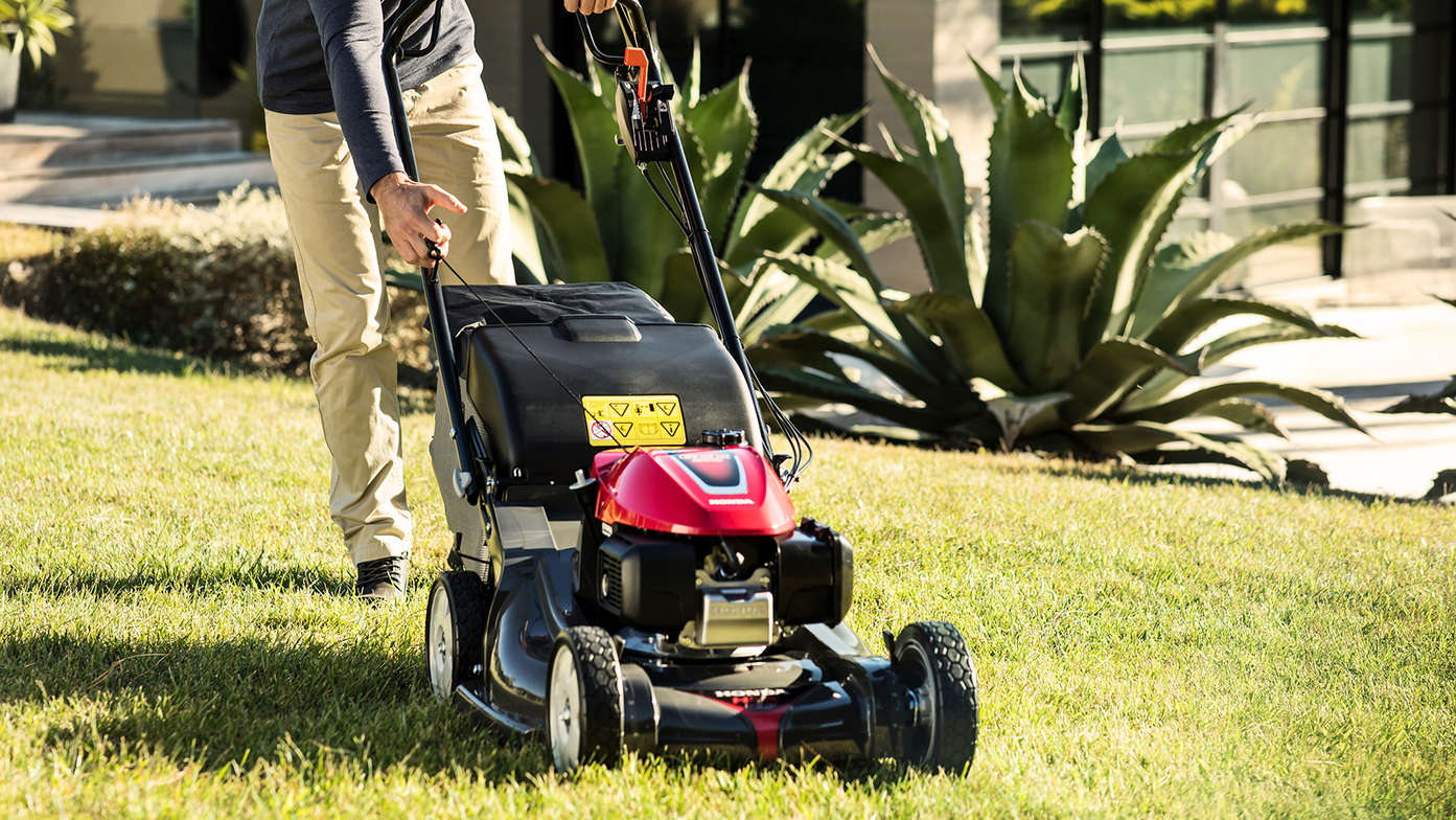 Honda HRX-grasmaaier in de tuin.