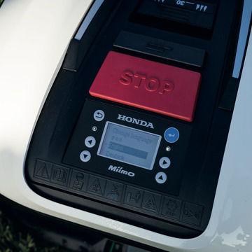 Close-up van Honda Miimo-display en Stop-knop.