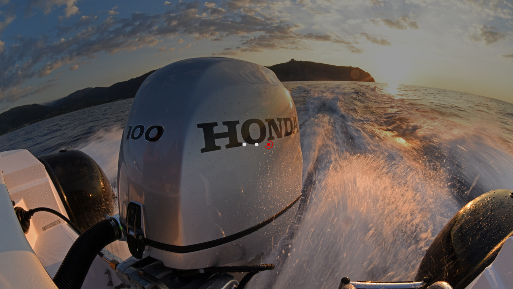 Close-up van de BF80-100 motor op zee.