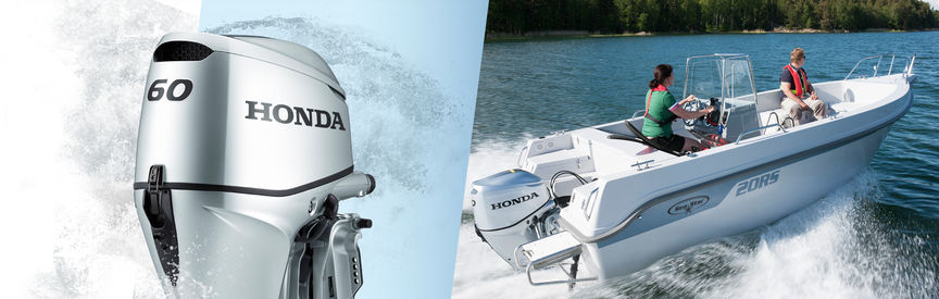 Links: Honda buitenboordmotor. Rechts: Boot met Honda motor, in gebruik door modellen, kustlocatie.