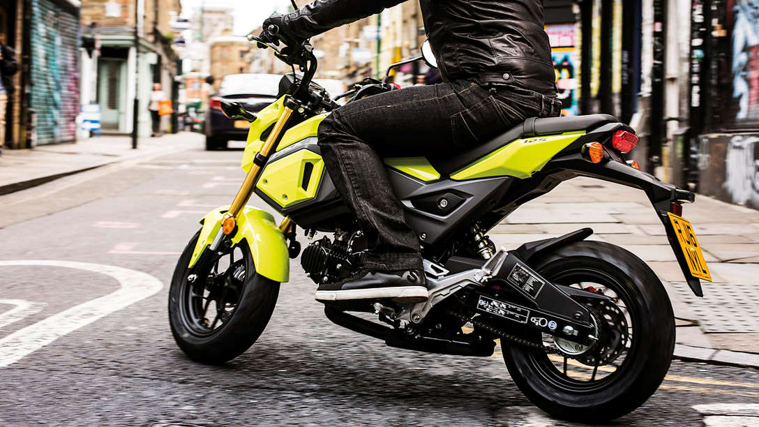 Overzicht Msx125 2017 125 Cc Aanbod Motorfietsen Honda Honda Msx125 Rijdend Op De Weg