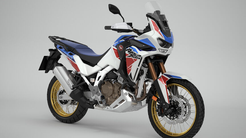 HondaCRF1100 Africa Twin 3/4 vooraanzicht rechts studiobeeld.
