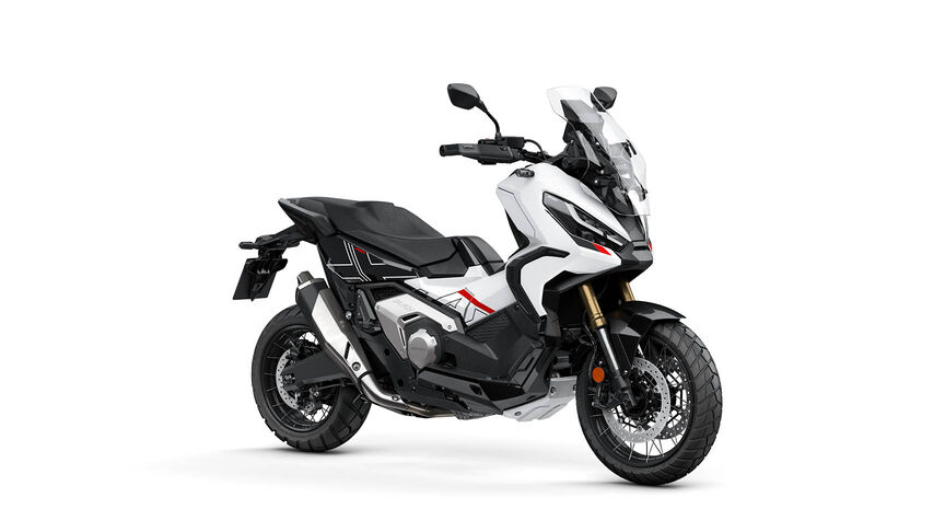 Honda NC750X 3/4 voorkant rechts studiobeeld