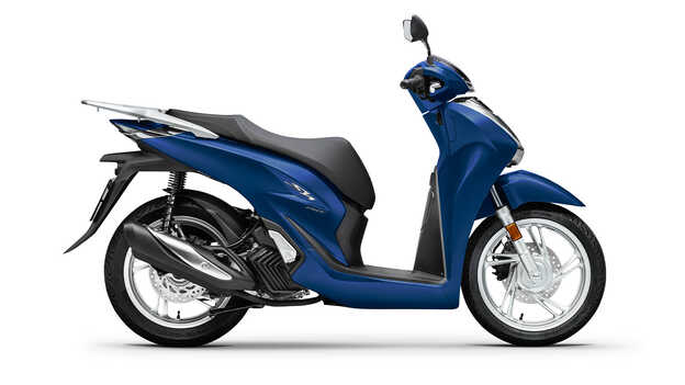 Honda SH150 3/4 voorkant rechts studio