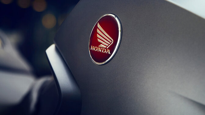 CMX1100 beeld bij zonsondergang met passagier