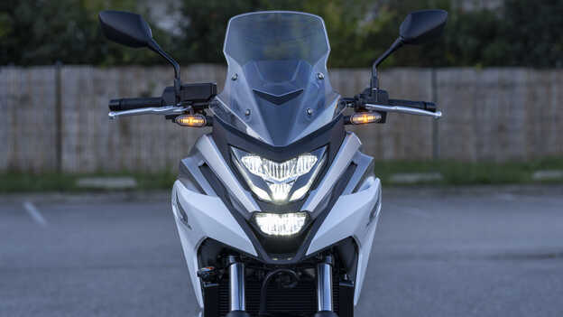 NC750X design vooraan en LED-koplampen