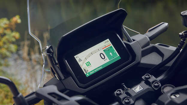 Close-up van het nieuwe 5-inch TFT-display.