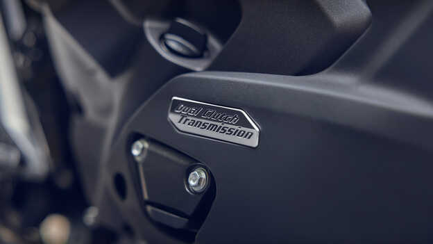 Close-up van de Dual Clutch Transmission (DCT).