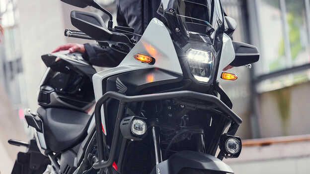 Honda NX500 koplamp en voorkuip