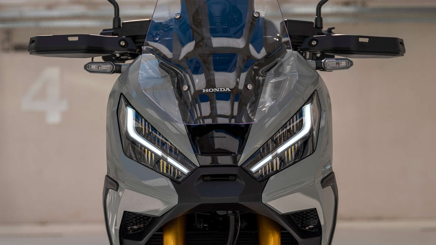 X-ADV, LED DRL-koplampen en extra opbergruimte