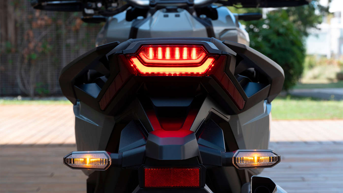 X-ADV, Gemak van de Smart Key en ESS-zichtbaarheid