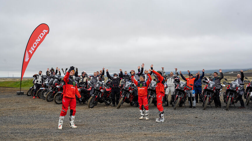 Marokkaans landschap met Honda Adventure Road rijders.