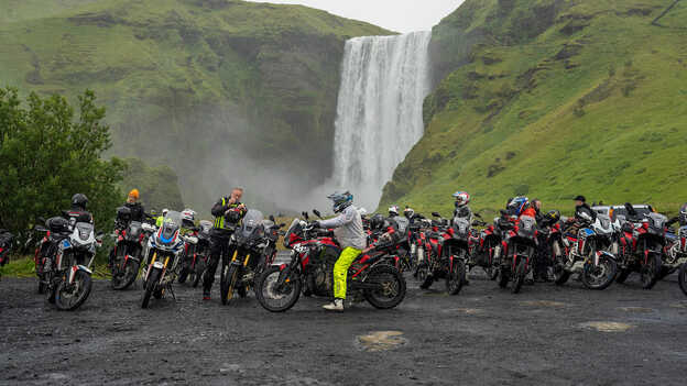 Honda Adventure Roads-rijders vieren het einde van hun avontuur.