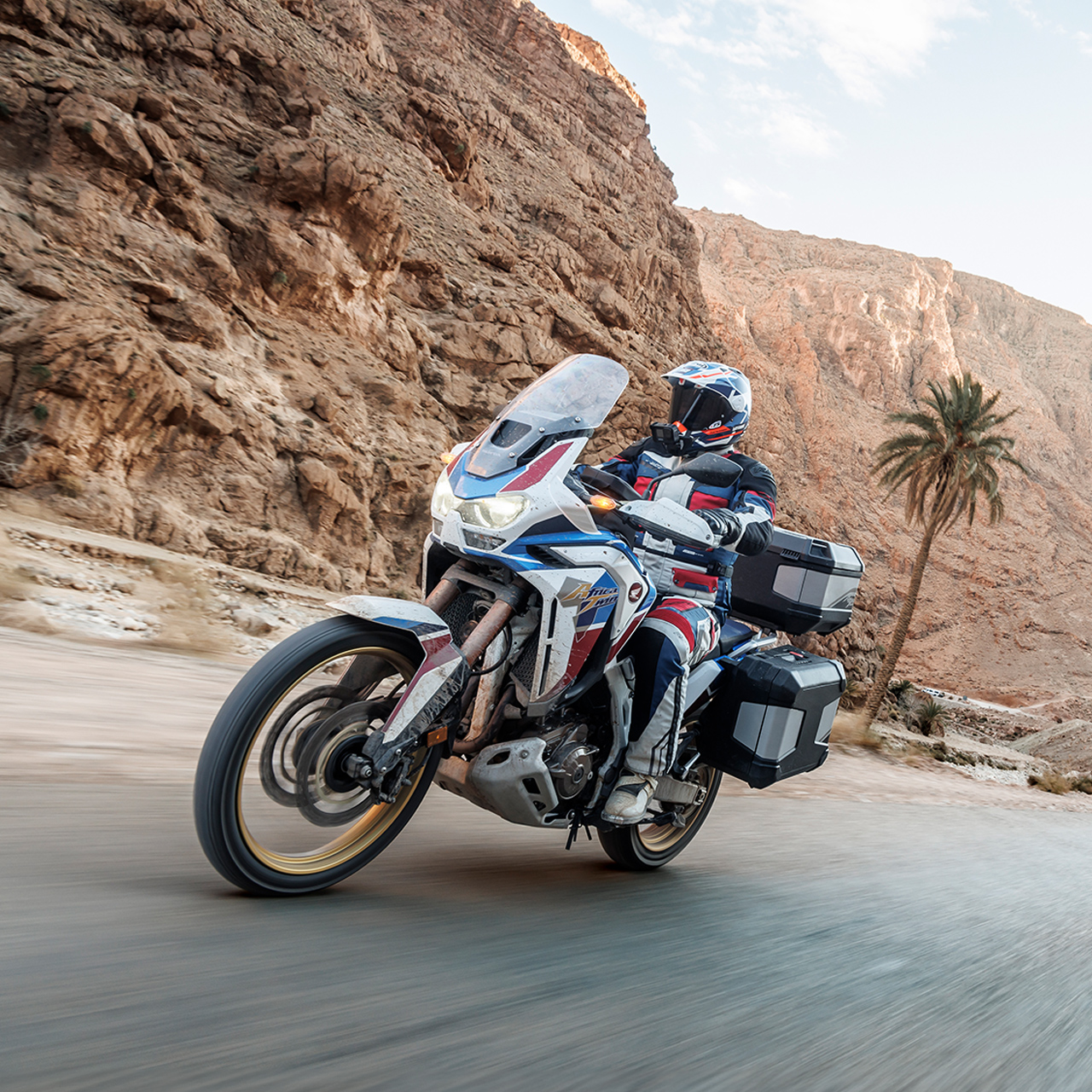 CRF1000 ATAS met Touring pack en rijder.