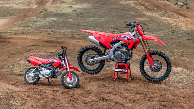 Honda CRF50R Rally en CRF250R statisch offroad