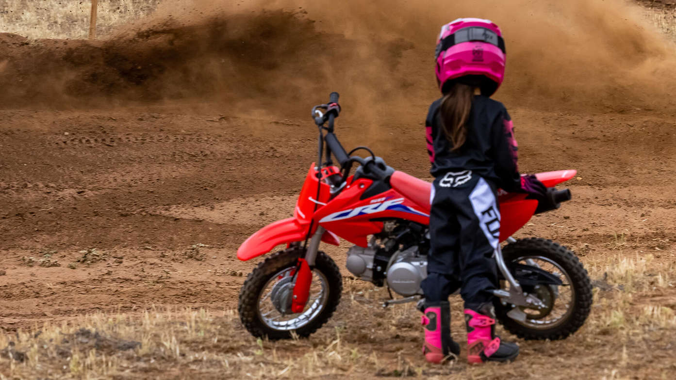 CRF50F Het zadel in