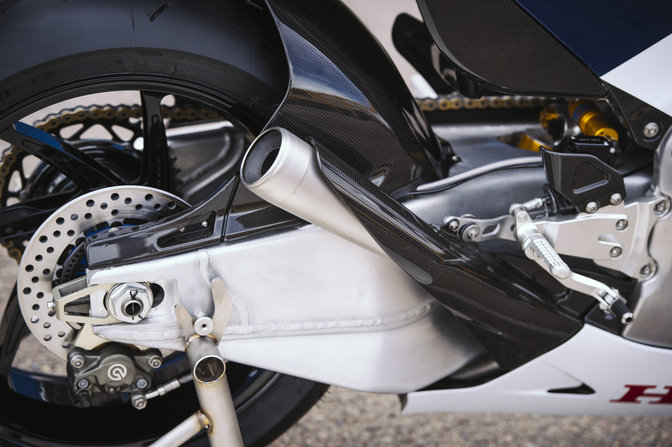 Close up van het achterwiel van de RC213V-S