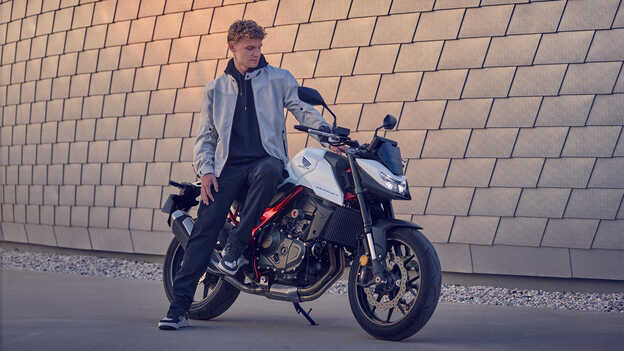 CB750 Hornet voor A2-rijbewijs beschikbaar