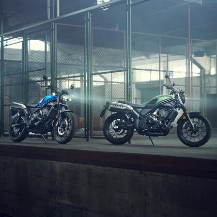 CL500 in Candy Caribbean Blue Sea en Matte Laurel Green Metallic
