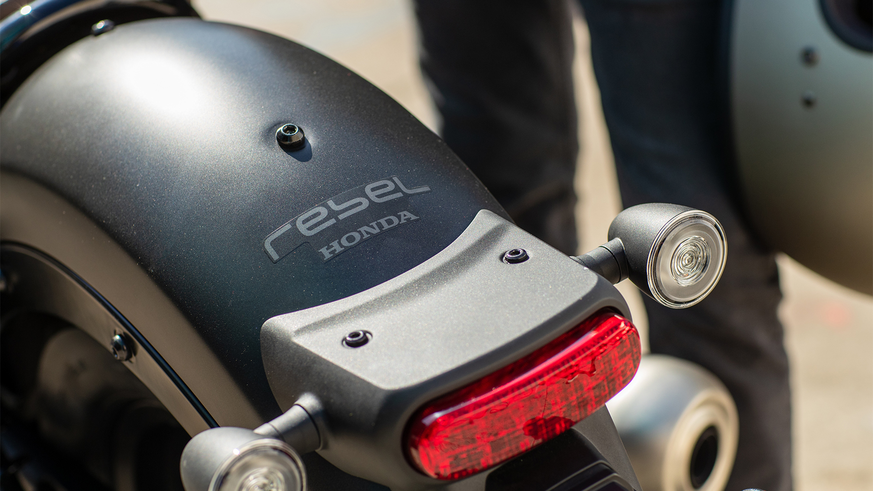 CMX500 Rebel met twee rijders