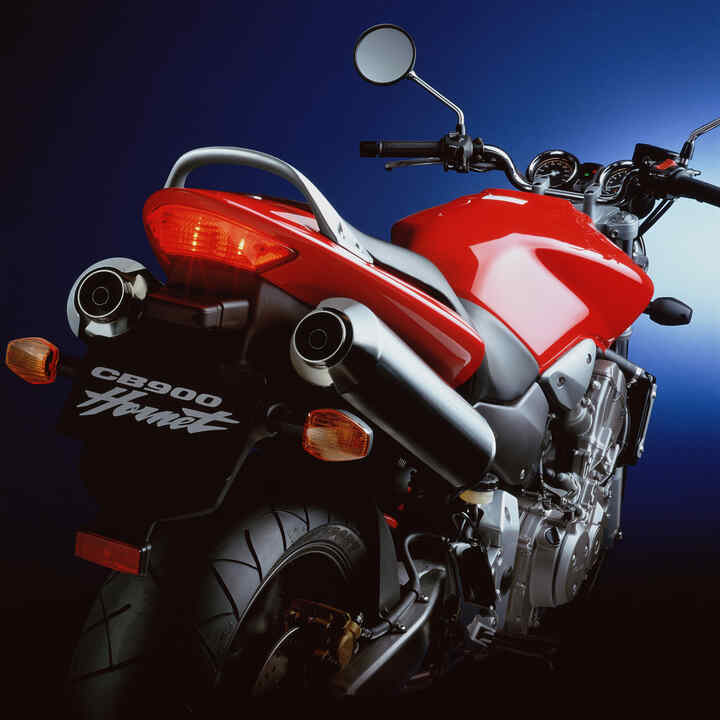 Close-up achterzijde Honda CB900 Hornet.