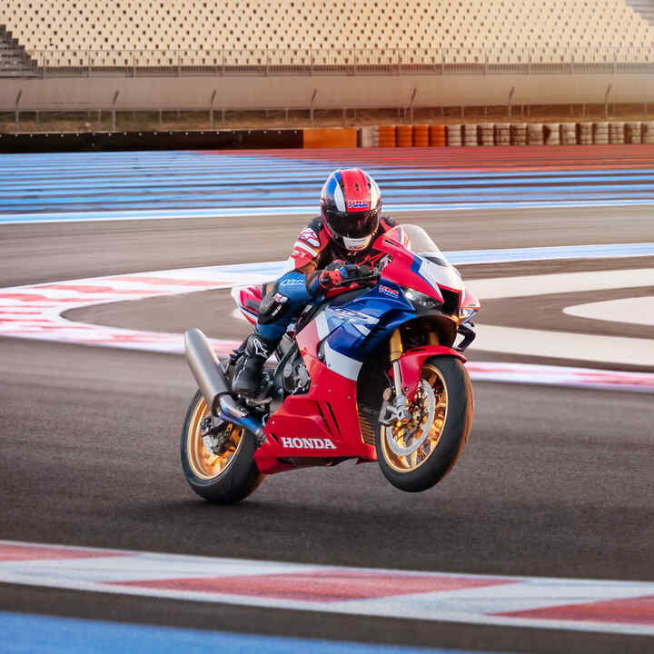Honda CBR1000RR-R Fireblade SP met Smart Electronic Control Suspension