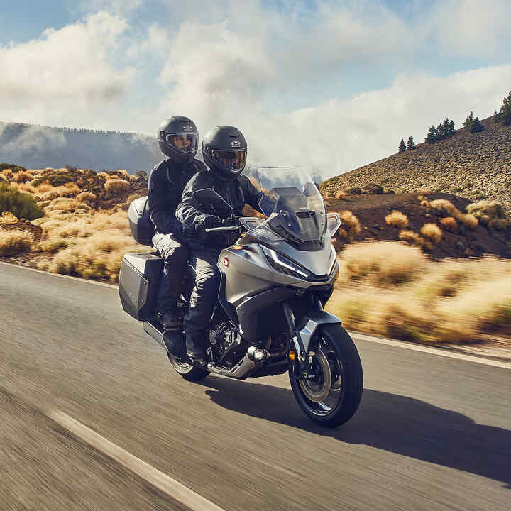 Honda NT1100 op open baan